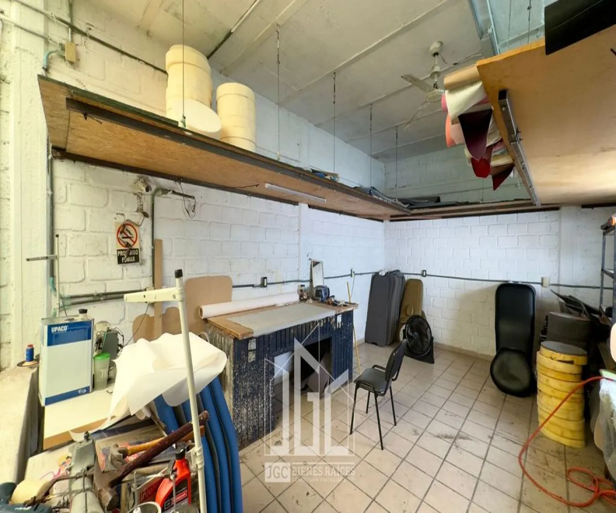 Local En Venta,La Perla,López Portillo 774, Guadalajara, Jalisco 44360,2 Baños,López Portillo,1,pomBTWV