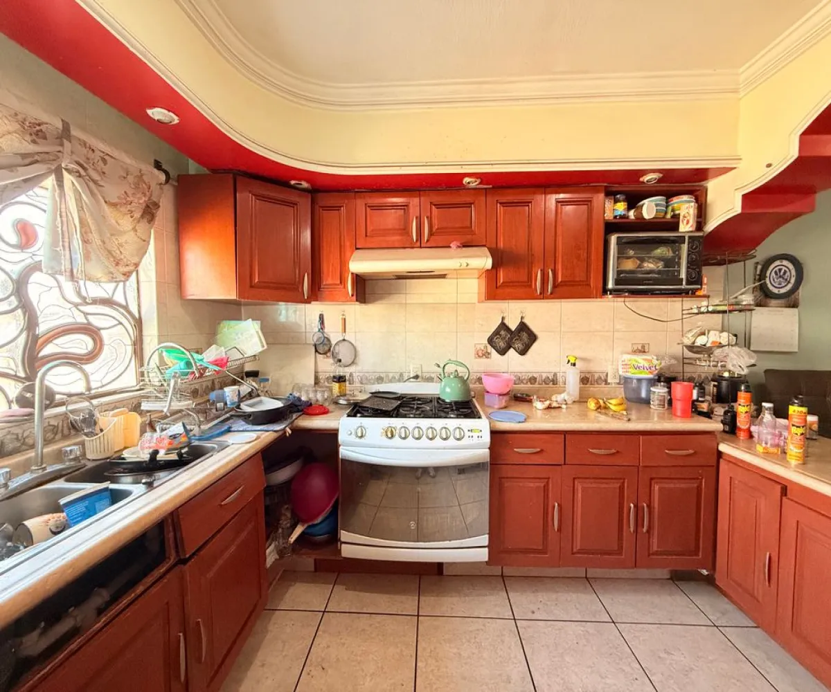 Casa En Venta,Residencial La Soledad,Calle Anacleto Caminos 1, San Pedro Tlaquepaque, Jalisco 45525, 4 Habitaciones,3 Baños,Calle Anacleto Caminos,3,ppi6Ycn