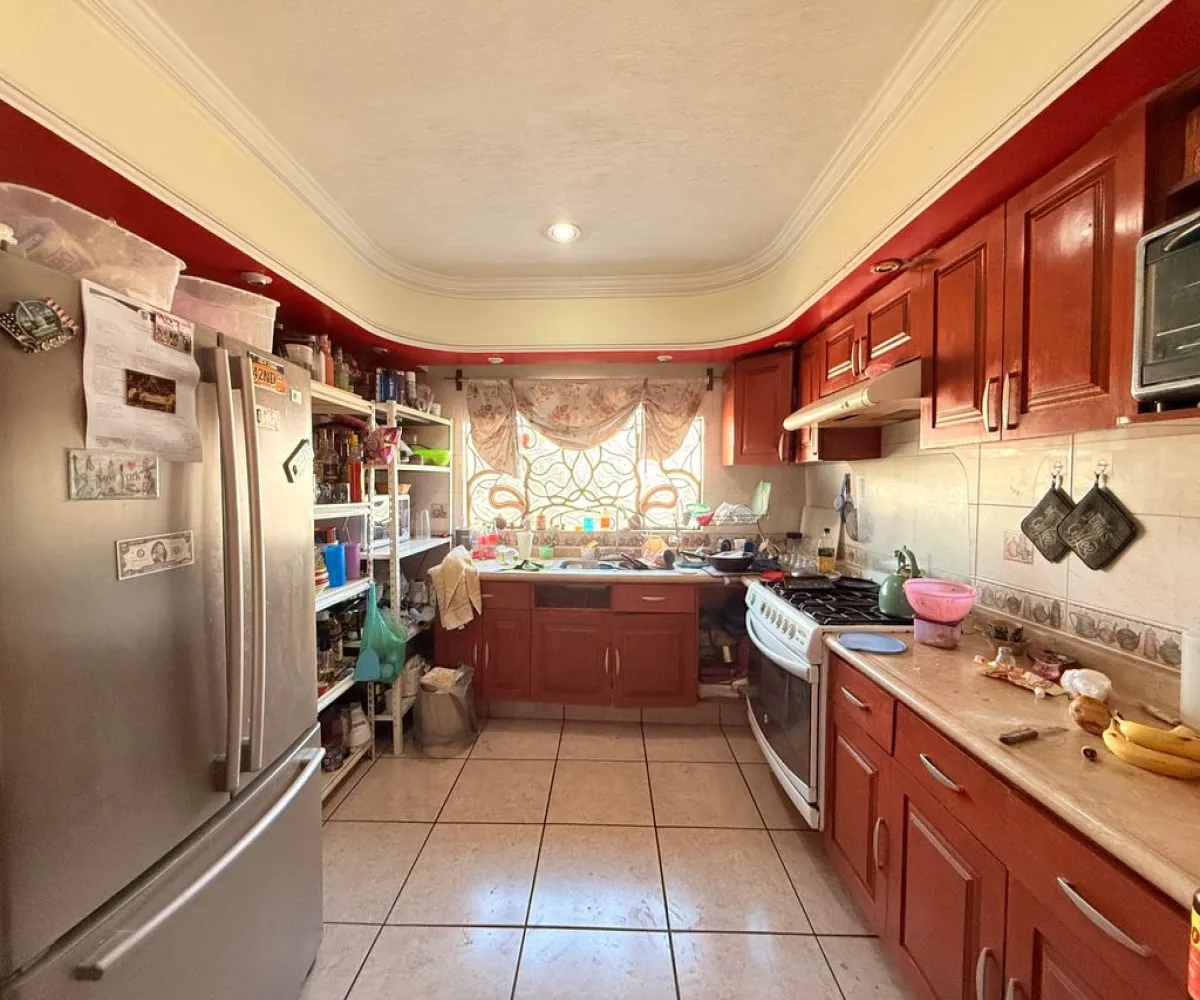 Casa En Venta,Residencial La Soledad,Calle Anacleto Caminos 1, San Pedro Tlaquepaque, Jalisco 45525, 4 Habitaciones,3 Baños,Calle Anacleto Caminos,3,ppi6Ycn