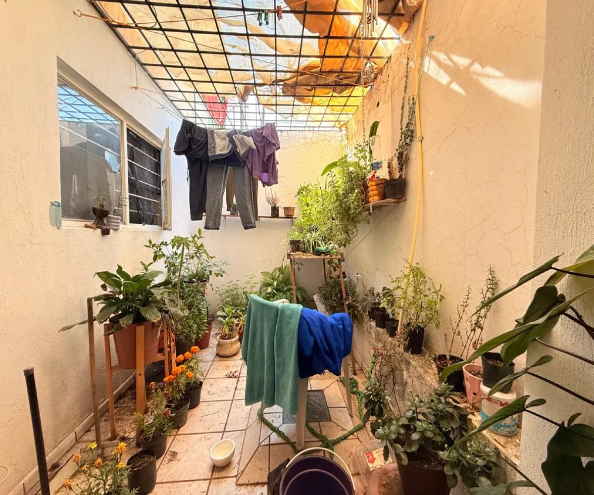 Casa En Venta,Residencial La Soledad,Calle Anacleto Caminos 1, San Pedro Tlaquepaque, Jalisco 45525, 4 Habitaciones,3 Baños,Calle Anacleto Caminos,3,ppi6Ycn