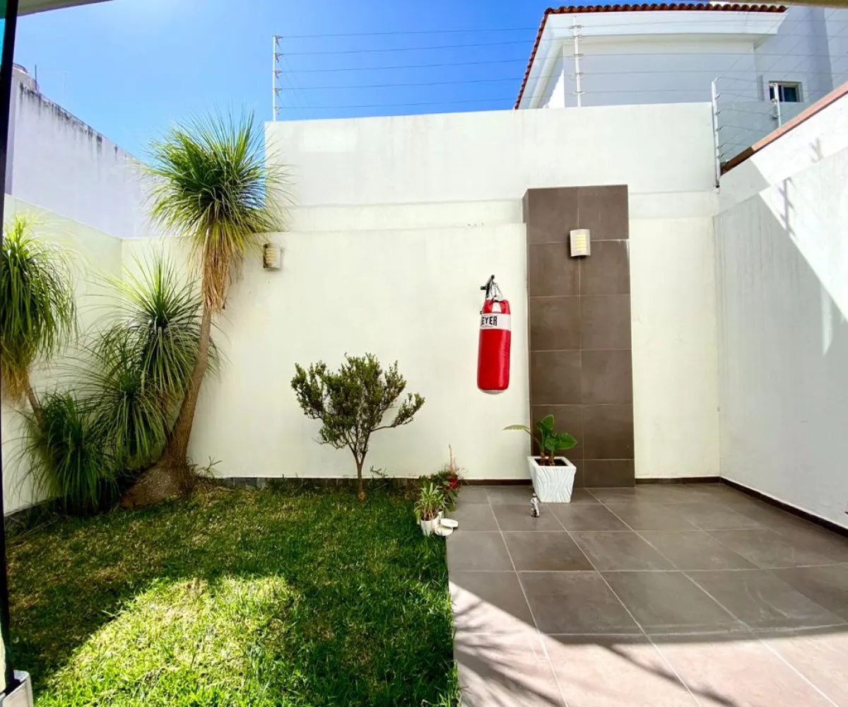 Casa En Renta,Altagracia,Avenida de la Mancha 12 230, Zapopan, Jalisco 45130, 3 Habitaciones,3 Baños,Avenida de la Mancha,1,p5NLYLy