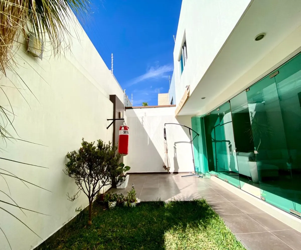 Casa En Renta,Altagracia,Avenida de la Mancha 12 230, Zapopan, Jalisco 45130, 3 Habitaciones,3 Baños,Avenida de la Mancha,1,p5NLYLy