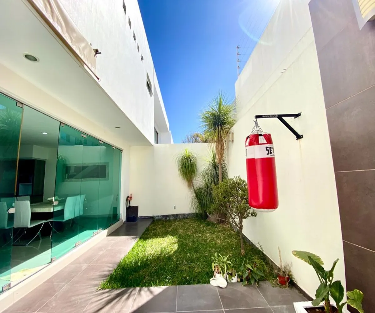Casa En Renta,Altagracia,Avenida de la Mancha 12 230, Zapopan, Jalisco 45130, 3 Habitaciones,3 Baños,Avenida de la Mancha,1,p5NLYLy