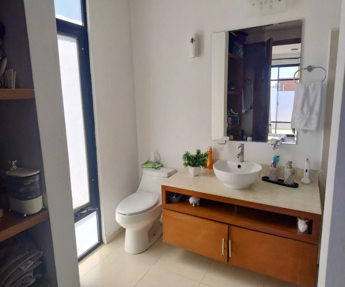 Casa En Venta,Francisco I. Madero 673 1, San Pedro Tlaquepaque, Jalisco 45645, 3 Habitaciones,3 Baños,Francisco I. Madero,1,pBusWfx