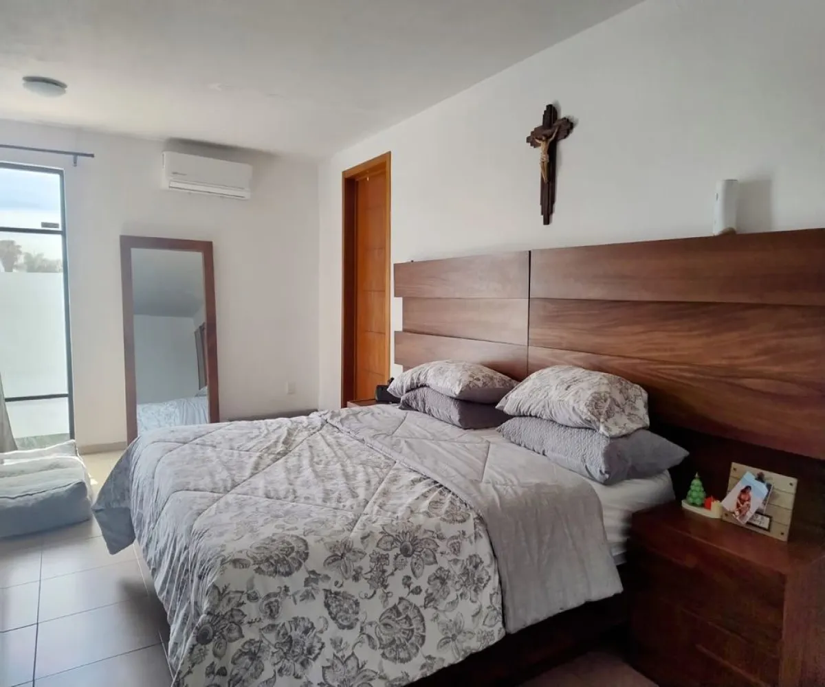 Casa En Venta,Francisco I. Madero 673 1, San Pedro Tlaquepaque, Jalisco 45645, 3 Habitaciones,3 Baños,Francisco I. Madero,1,pBusWfx