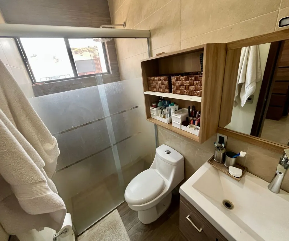 Casa En Venta,Bosques de Santa Anita,ximar 101 65, Tlajomulco de Zúñiga, Jalisco 45645, 4 Habitaciones,3 Baños,ximar,1,pJCHWqa