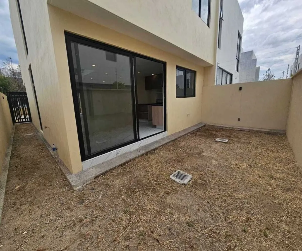 Casa En Venta,Parques Vallarta,Paseo de la Estrella 3588, Zapopan, Jalisco 45134, 4 Habitaciones,3 Baños,Paseo de la Estrella,1,pL0Yjna