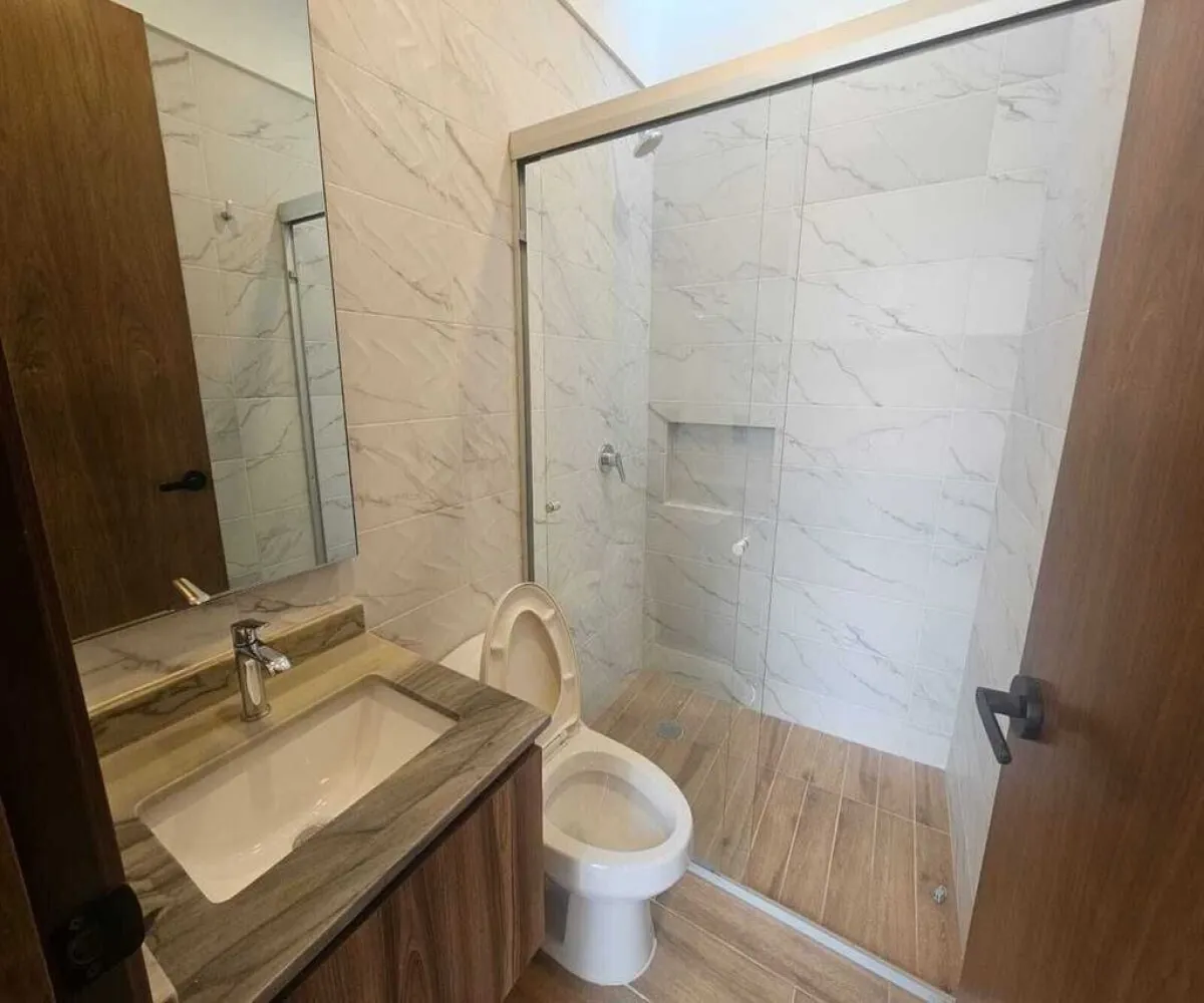 Casa En Venta,Parques Vallarta,Paseo de la Estrella 3588, Zapopan, Jalisco 45134, 4 Habitaciones,3 Baños,Paseo de la Estrella,1,pL0Yjna