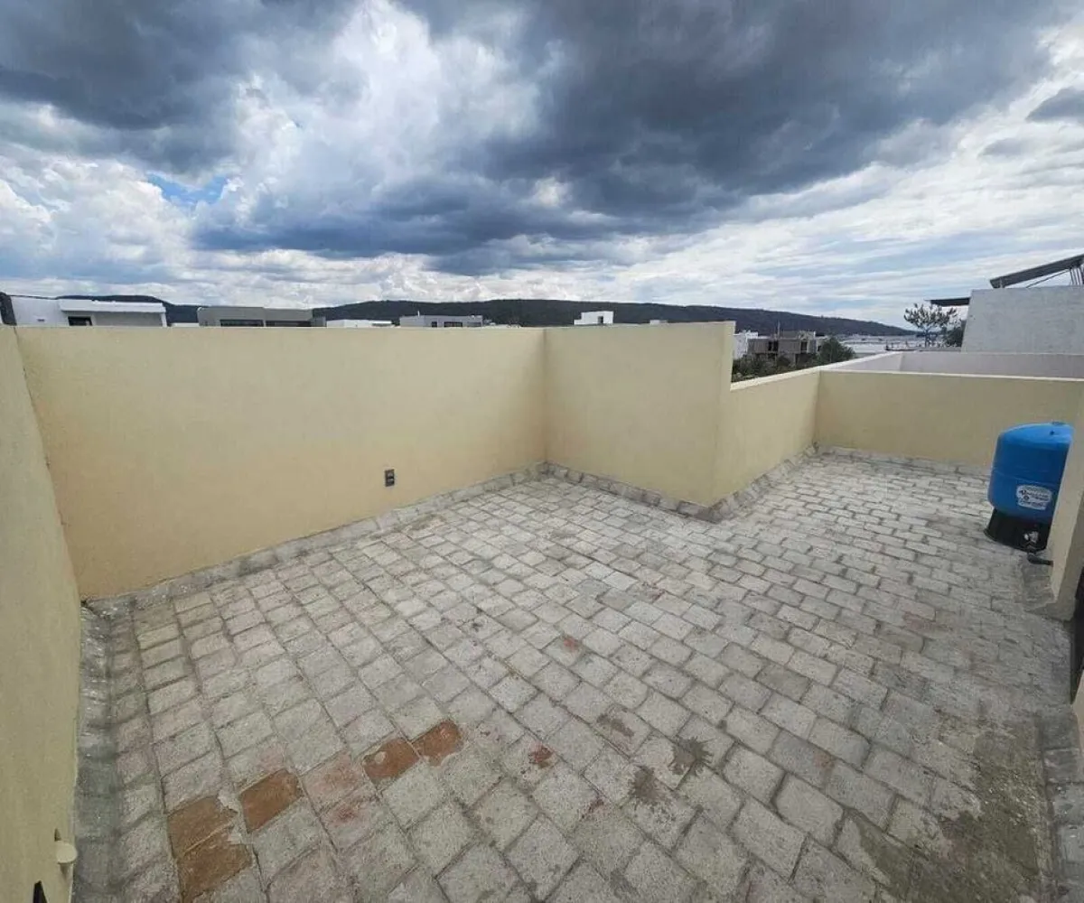 Casa En Venta,Parques Vallarta,Paseo de la Estrella 3588, Zapopan, Jalisco 45134, 4 Habitaciones,3 Baños,Paseo de la Estrella,1,pL0Yjna