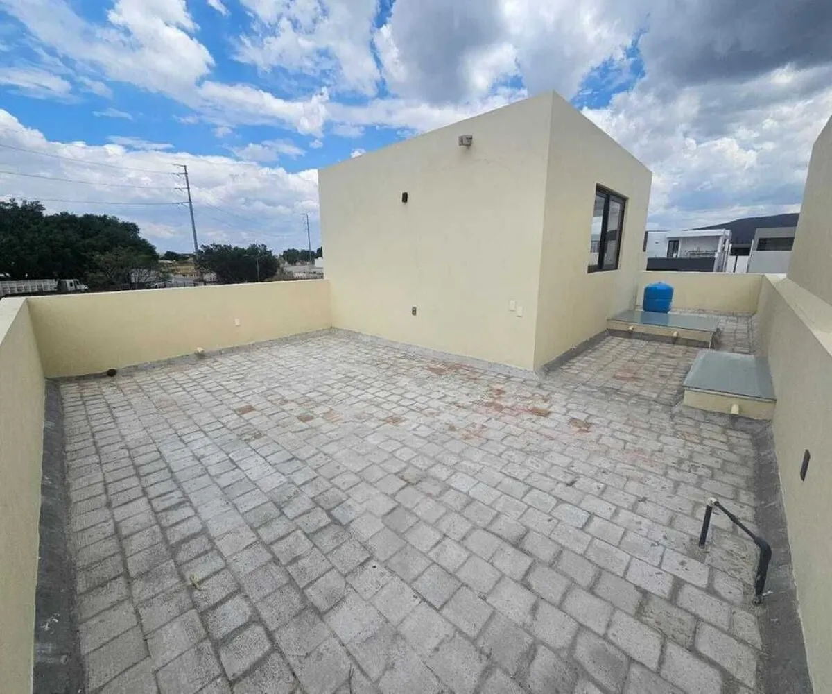 Casa En Venta,Parques Vallarta,Paseo de la Estrella 3588, Zapopan, Jalisco 45134, 4 Habitaciones,3 Baños,Paseo de la Estrella,1,pL0Yjna
