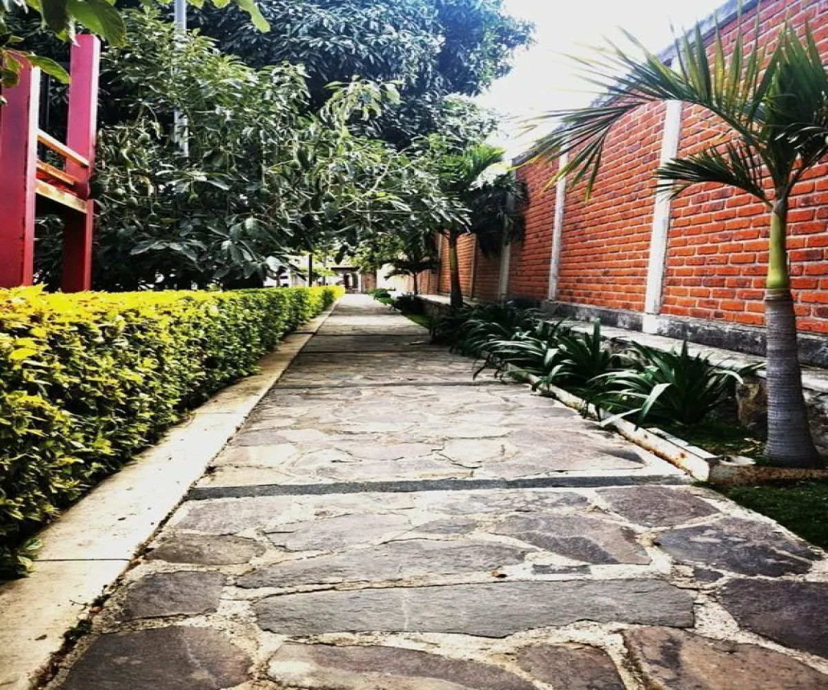 Casa En Venta,Cajititlan,Calle Madero 400, Tlajomulco de Zúñiga, Jalisco 45670, 3 Habitaciones,2 Baños,Calle Madero,1,pjEDKbd Casa En Venta,Cajititlan,Calle Madero 400, Tlajomulco de Zúñiga, Jalisco 45670, 3 Habitaciones,2 Baños,Calle Madero,1,pjEDKbd