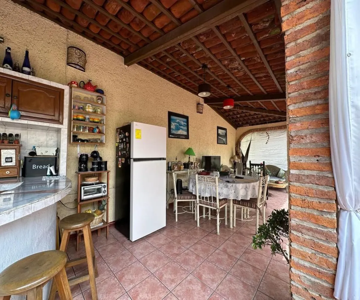 Casa En Venta,Real,Calle Aldama 827, Guadalajara, Jalisco 44400, 4 Habitaciones,3 Baños,Calle Aldama,1,pMBn4kV Casa En Venta,Real,Calle Aldama 827, Guadalajara, Jalisco 44400, 4 Habitaciones,3 Baños,Calle Aldama,1,pMBn4kV