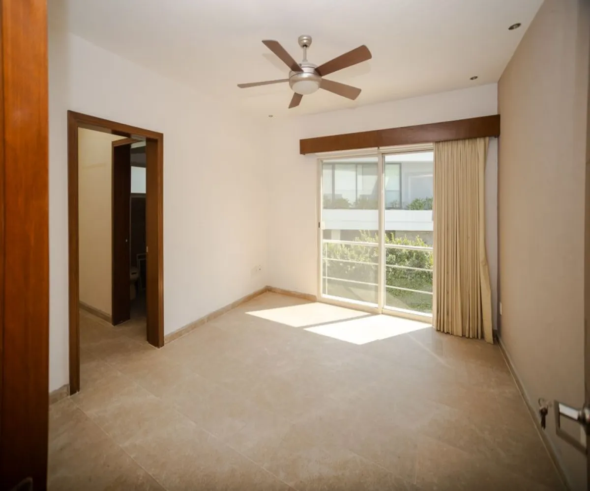 Casa En Renta,Las Lomas Club Golf,AV LAS LOMAS 90 1, Zapopan, Jalisco 45136, 5 Habitaciones,5 Baños,AV LAS LOMAS,3,poHEn5w