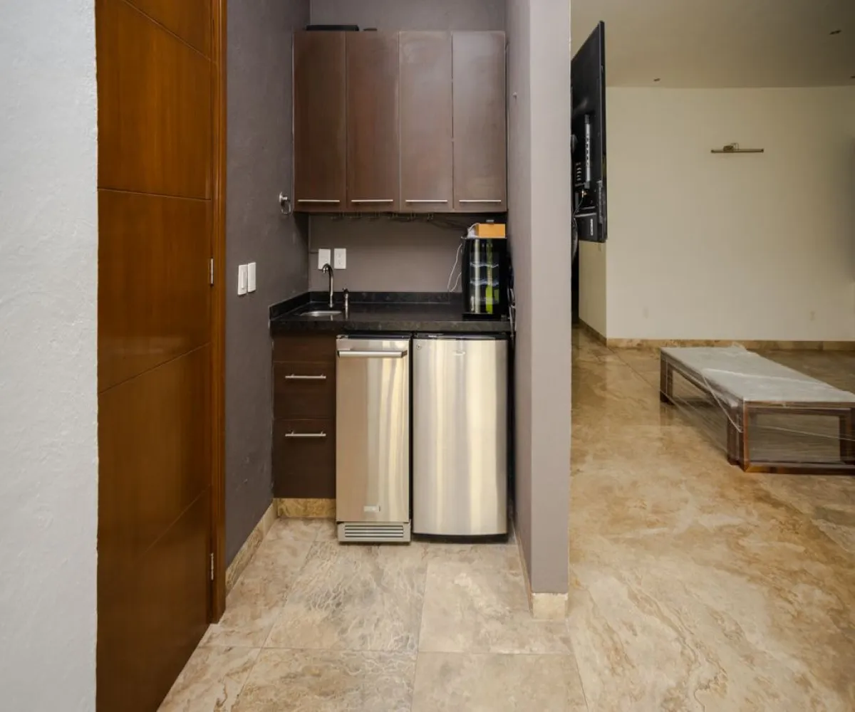 Casa En Renta,Las Lomas Club Golf,AV LAS LOMAS 90 1, Zapopan, Jalisco 45136, 5 Habitaciones,5 Baños,AV LAS LOMAS,3,poHEn5w