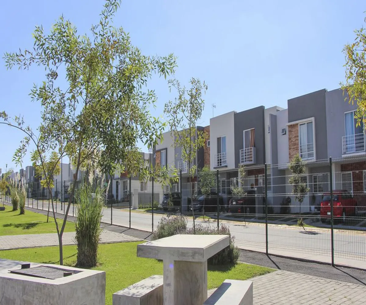 Casa En Venta,Parques Tesistan,Avenida San Mateo 649, Zapopan, Jalisco 45200, 3 Habitaciones,3 Baños,Avenida San Mateo,1,pN0AQ2H Casa En Venta,Parques Tesistan,Avenida San Mateo 649, Zapopan, Jalisco 45200, 3 Habitaciones,3 Baños,Avenida San Mateo,1,pN0AQ2H