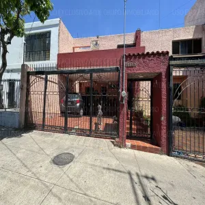 Casa En Venta,Santa Monica,Calle Federico E. Ibarra 1084, Guadalajara, Jalisco 44220, 6 Habitaciones,3 Baños,Calle Federico E. Ibarra,1,pTaaiF7