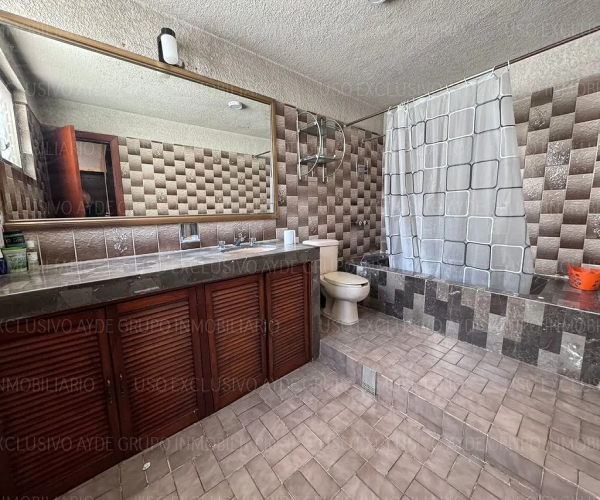 Casa En Venta,Santa Monica,Calle Federico E. Ibarra 1084, Guadalajara, Jalisco 44220, 6 Habitaciones,3 Baños,Calle Federico E. Ibarra,1,pTaaiF7 Casa En Venta,Santa Monica,Calle Federico E. Ibarra 1084, Guadalajara, Jalisco 44220, 6 Habitaciones,3 Baños,Calle Federico E. Ibarra,1,pTaaiF7