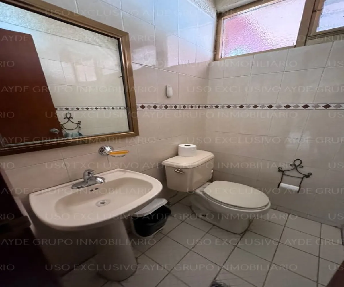 Casa En Venta,Santa Monica,Calle Federico E. Ibarra 1084, Guadalajara, Jalisco 44220, 6 Habitaciones,3 Baños,Calle Federico E. Ibarra,1,pTaaiF7 Casa En Venta,Santa Monica,Calle Federico E. Ibarra 1084, Guadalajara, Jalisco 44220, 6 Habitaciones,3 Baños,Calle Federico E. Ibarra,1,pTaaiF7