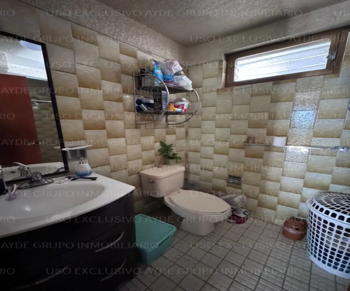 Casa En Venta,Santa Monica,Calle Federico E. Ibarra 1084, Guadalajara, Jalisco 44220, 6 Habitaciones,3 Baños,Calle Federico E. Ibarra,1,pTaaiF7 Casa En Venta,Santa Monica,Calle Federico E. Ibarra 1084, Guadalajara, Jalisco 44220, 6 Habitaciones,3 Baños,Calle Federico E. Ibarra,1,pTaaiF7