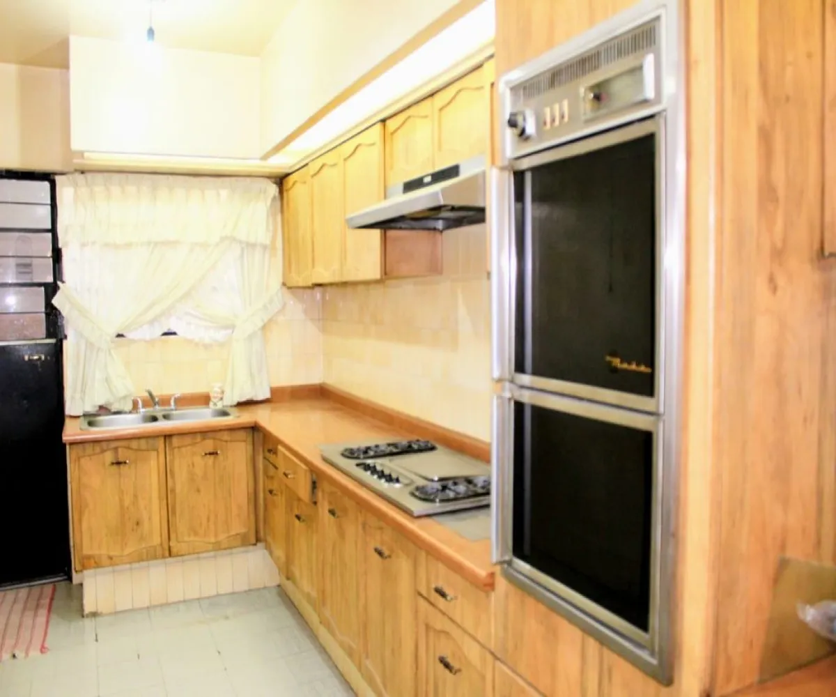 Casa En Venta,Arcos Vallarta,Victoriano Salado Álvarez 87, Guadalajara, Jalisco 44130, 4 Habitaciones,2 Baños,Victoriano Salado Álvarez,2,pXAKzli Casa En Venta,Arcos Vallarta,Victoriano Salado Álvarez 87, Guadalajara, Jalisco 44130, 4 Habitaciones,2 Baños,Victoriano Salado Álvarez,2,pXAKzli