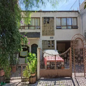 En Venta,Chapalita,Av. Chapalita ., Guadalajara, Jalisco 44500, 4 Habitaciones,5 Baños,Av. Chapalita,2,MX23113510