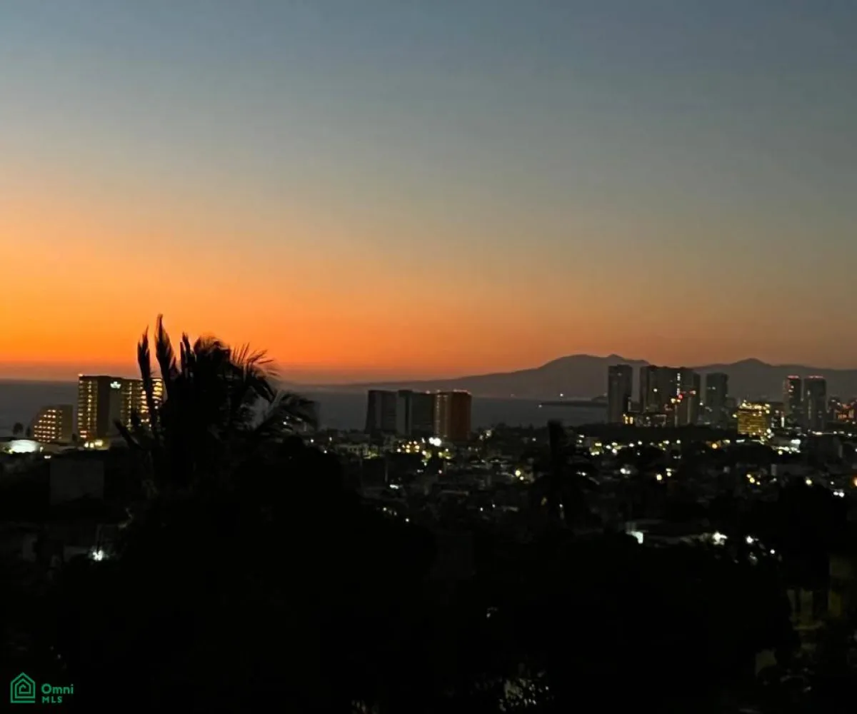 En Venta,Lomas Del Pedregal,Rio Jordan 557, Puerto Vallarta, Jalisco 48351, 1 Cuarto,1 Baño,Rio Jordan,3,MX23398347 En Venta,Lomas Del Pedregal,Rio Jordan 557, Puerto Vallarta, Jalisco 48351, 1 Cuarto,1 Baño,Rio Jordan,3,MX23398347