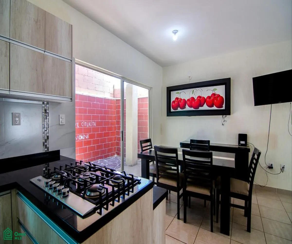 En Venta,Residencial Alta California,Santa Cruz 12, Tlajomulco de Zuniga, Jalisco 45645, 3 Habitaciones,2 Baños,Santa Cruz,2,MX23457535