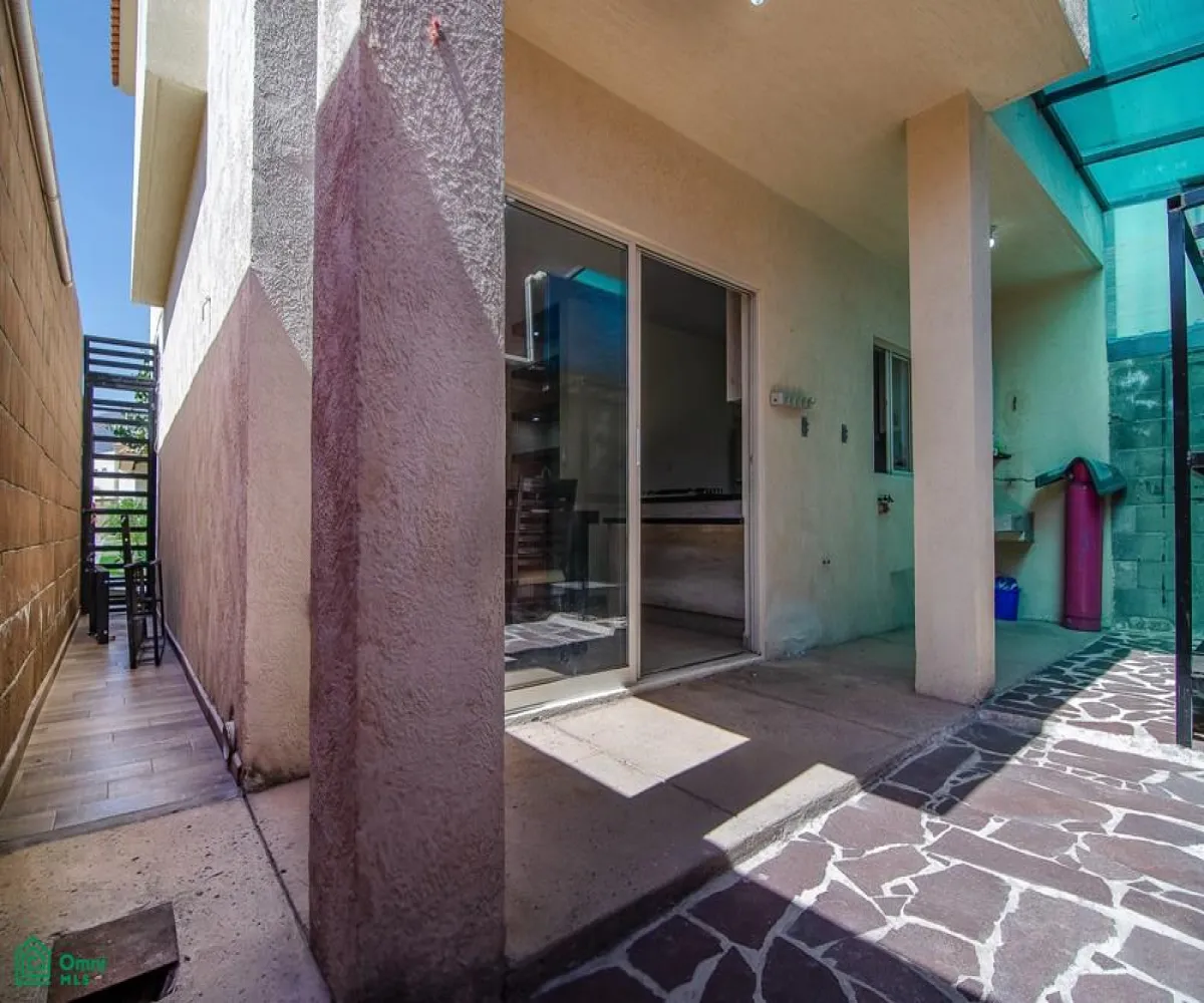 En Venta,Residencial Alta California,Santa Cruz 12, Tlajomulco de Zuniga, Jalisco 45645, 3 Habitaciones,2 Baños,Santa Cruz,2,MX23457535