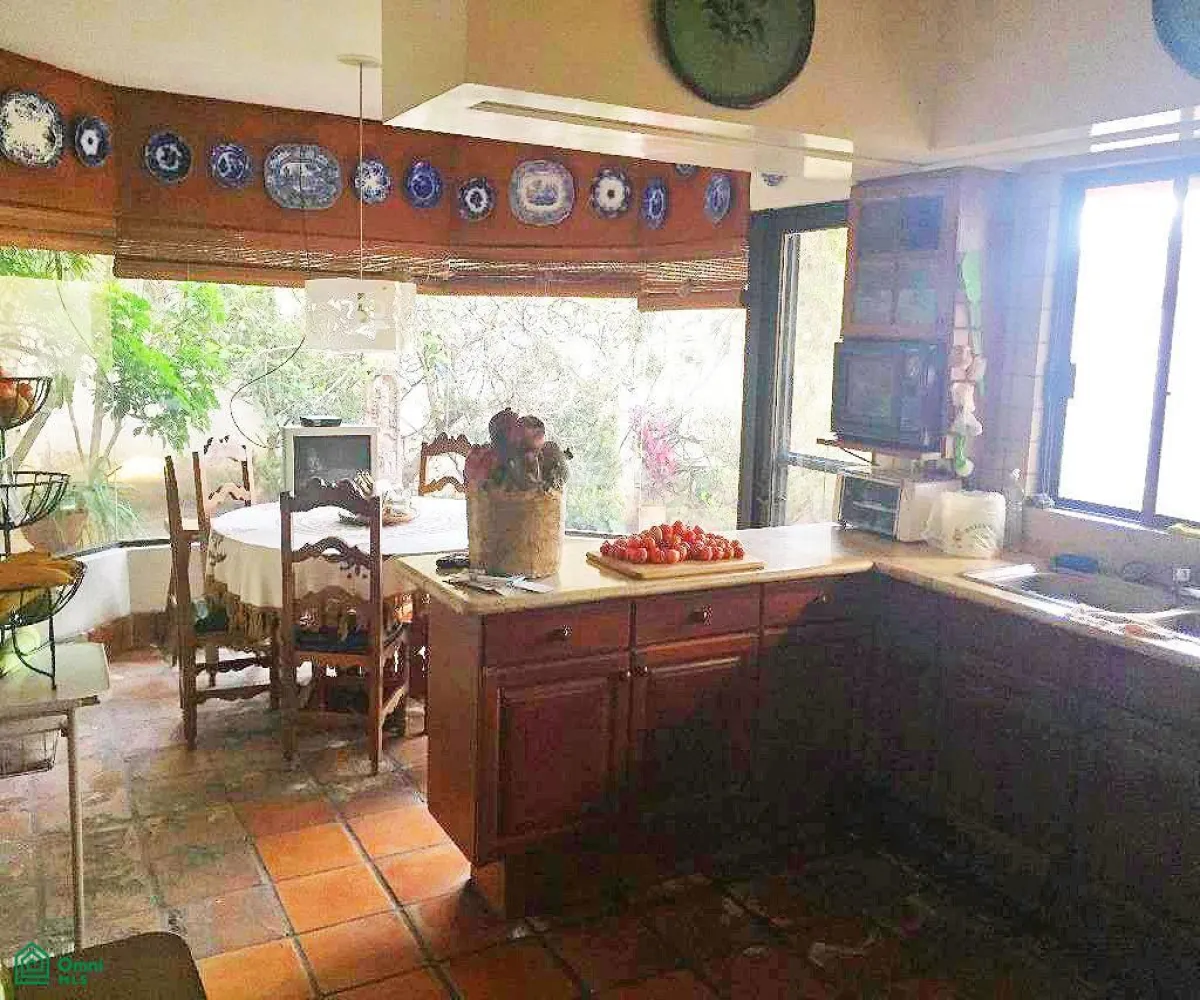 En Venta,Monraz,Paseo de la Hiedra 579, Guadalajara, Jalisco 44670, 4 Habitaciones,6 Baños,Paseo de la Hiedra,2,MX23553991