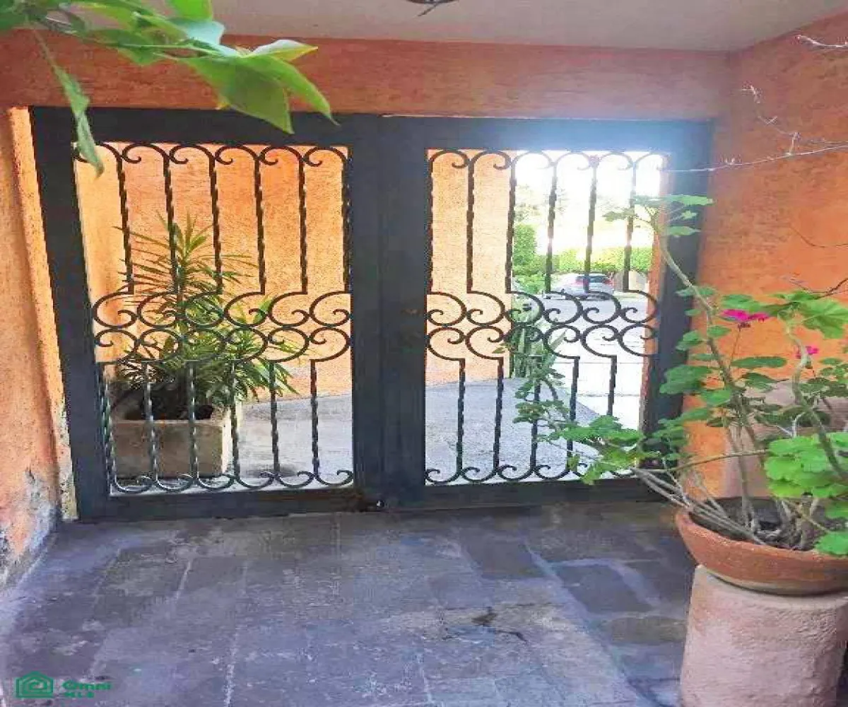 En Venta,Monraz,Paseo de la Hiedra 579, Guadalajara, Jalisco 44670, 4 Habitaciones,6 Baños,Paseo de la Hiedra,2,MX23553991