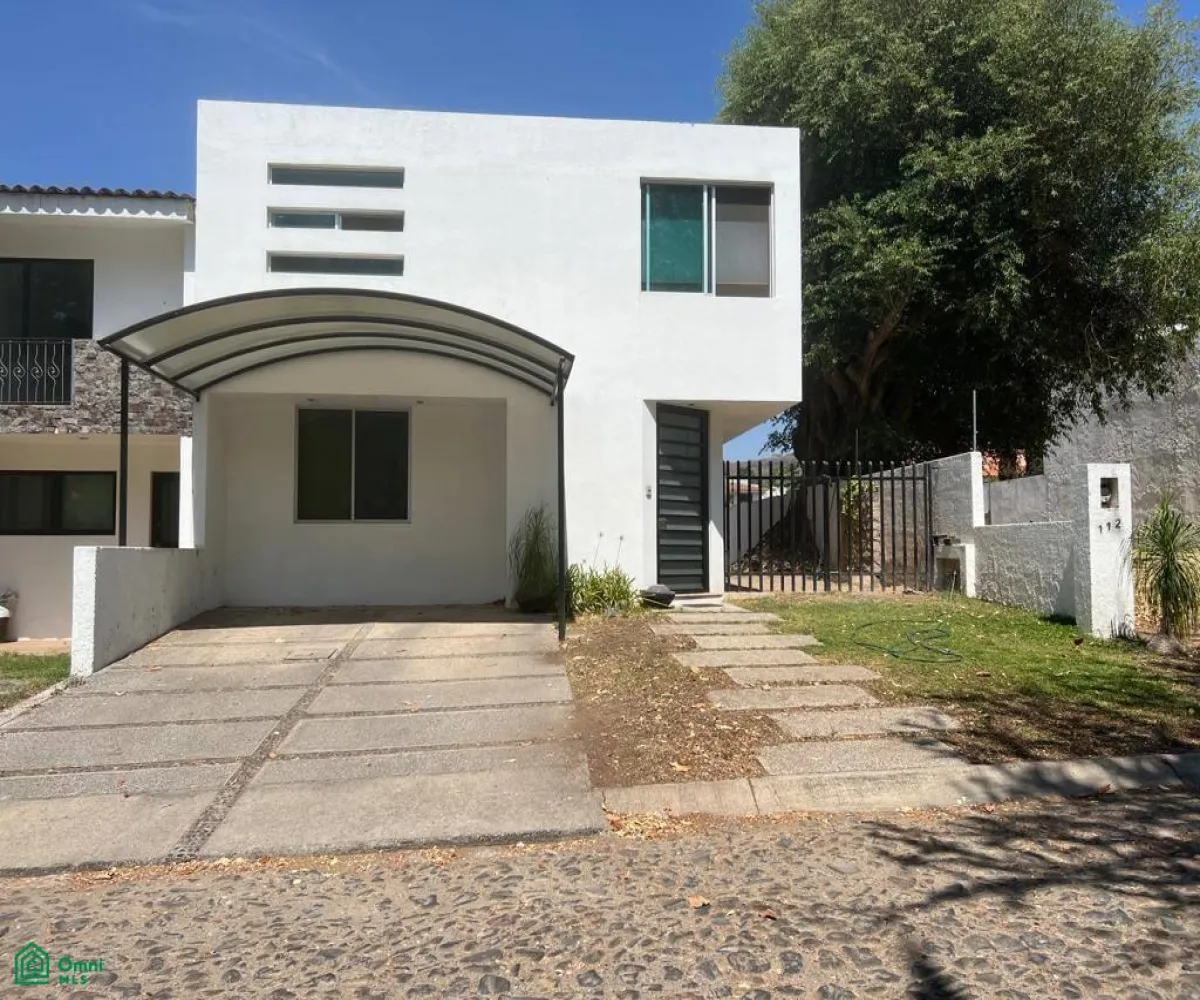 En Venta,Colinas de Santa Anita,La Fragua 112, Tlajomulco de Zuniga, Jalisco 45640, 4 Habitaciones,2 Baños,La Fragua,2,MX24231281