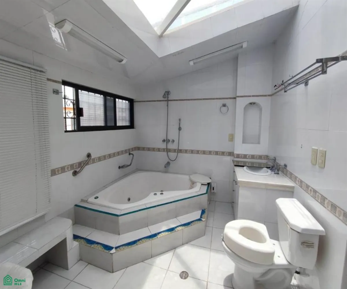 En Venta,Valle del Paraíso,Valle Hondo 53, Tlaquepaque, Jalisco 54060, 3 Habitaciones,4 Baños,Valle Hondo,3,MX24426584 En Venta,Valle del Paraíso,Valle Hondo 53, Tlaquepaque, Jalisco 54060, 3 Habitaciones,4 Baños,Valle Hondo,3,MX24426584