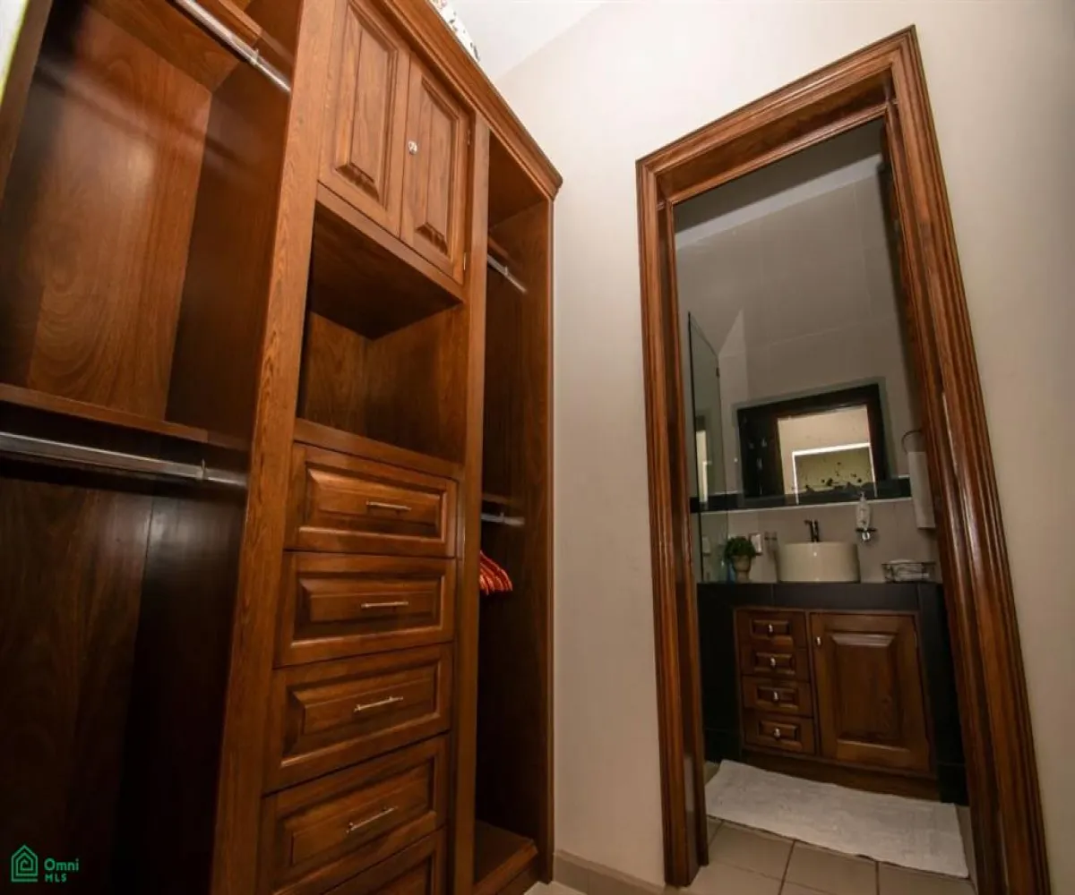 En Venta,Ribera del Pilar,San Juan 31, Chapala, Jalisco 45906, 3 Habitaciones,4 Baños,San Juan,3,MX24582845 En Venta,Ribera del Pilar,San Juan 31, Chapala, Jalisco 45906, 3 Habitaciones,4 Baños,San Juan,3,MX24582845