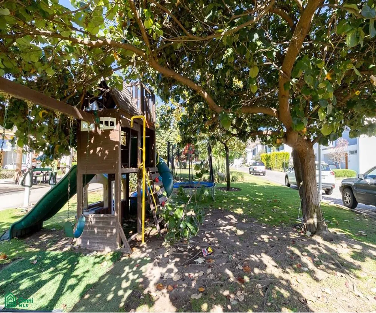 En Venta,LA RIOJA,S/N, Tlajomulco de Zuniga, Jalisco 45645, 2 Habitaciones,2 Baños,MX24584274