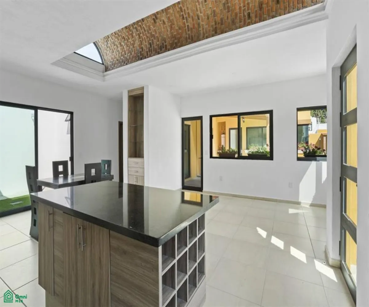 En Venta,Ribera del Pilar,Paseo del Lago 195 Int.5, Chapala, Jalisco 45906, 3 Habitaciones,2 Baños,Paseo del Lago,MX24734611