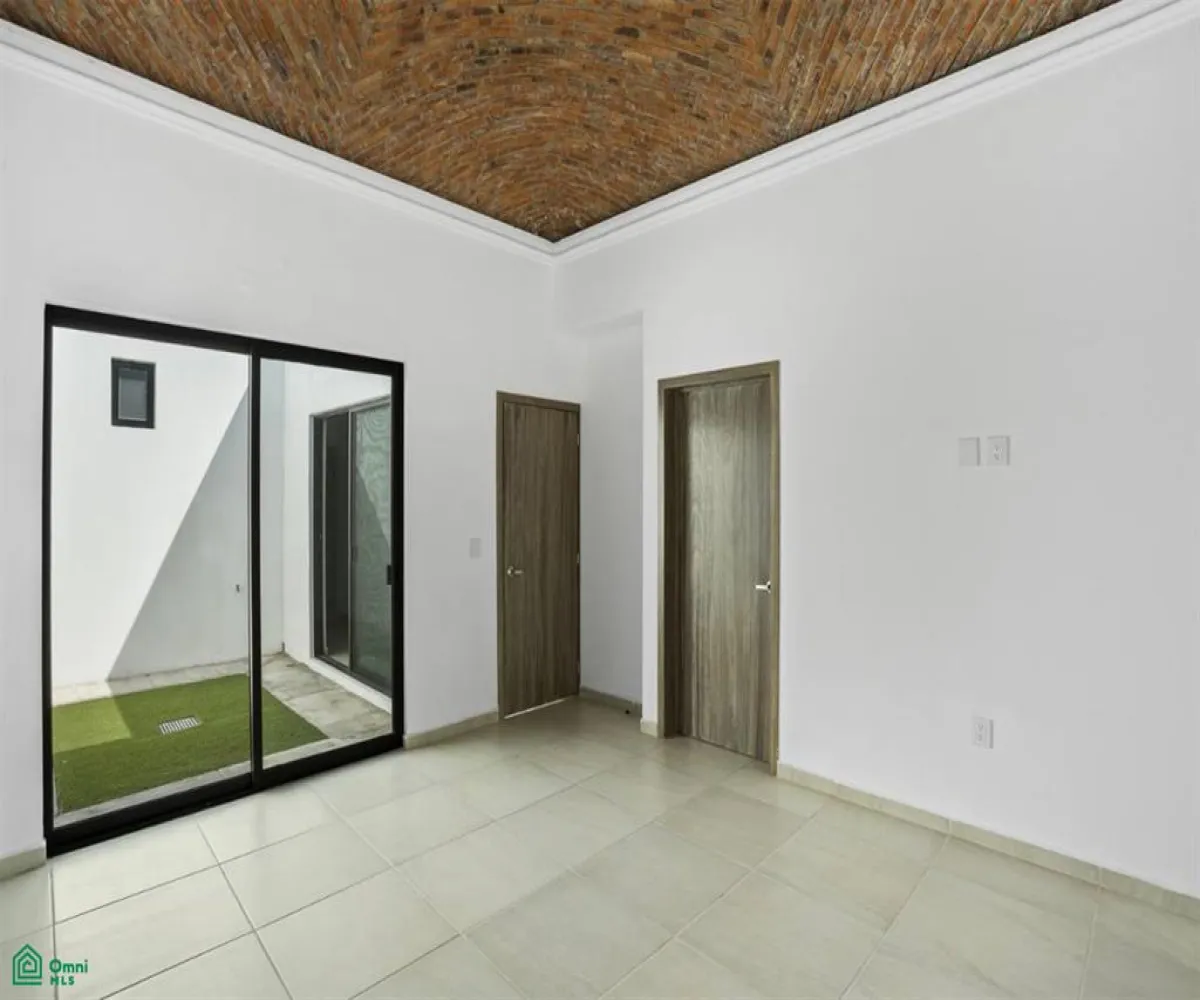 En Venta,Ribera del Pilar,Paseo del Lago 195 Int.5, Chapala, Jalisco 45906, 3 Habitaciones,2 Baños,Paseo del Lago,MX24734611