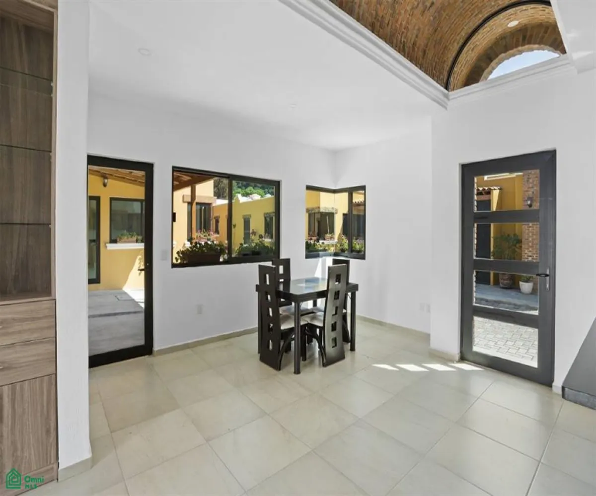 En Venta,Ribera del Pilar,Paseo del Lago 195 Int.5, Chapala, Jalisco 45906, 3 Habitaciones,2 Baños,Paseo del Lago,MX24734611