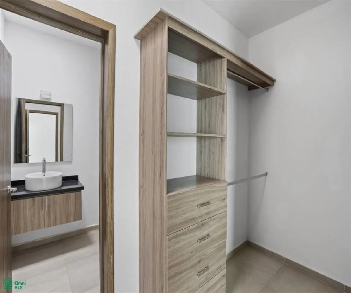 En Venta,Ribera del Pilar,Paseo del Lago 195 Int.5, Chapala, Jalisco 45906, 3 Habitaciones,2 Baños,Paseo del Lago,MX24734611