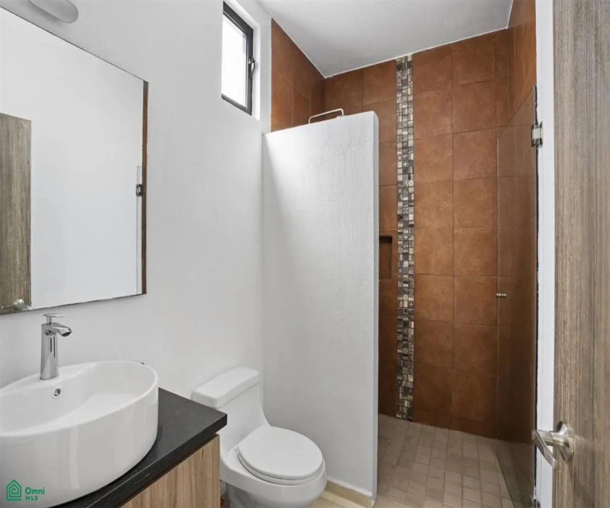 En Venta,Ribera del Pilar,Paseo del Lago 195 Int.5, Chapala, Jalisco 45906, 3 Habitaciones,2 Baños,Paseo del Lago,MX24734611