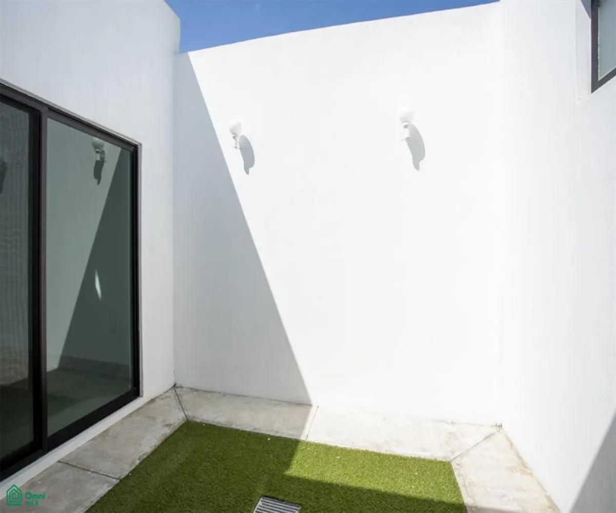 En Venta,Ribera del Pilar,Paseo del Lago 195 Int.5, Chapala, Jalisco 45906, 3 Habitaciones,2 Baños,Paseo del Lago,MX24734611