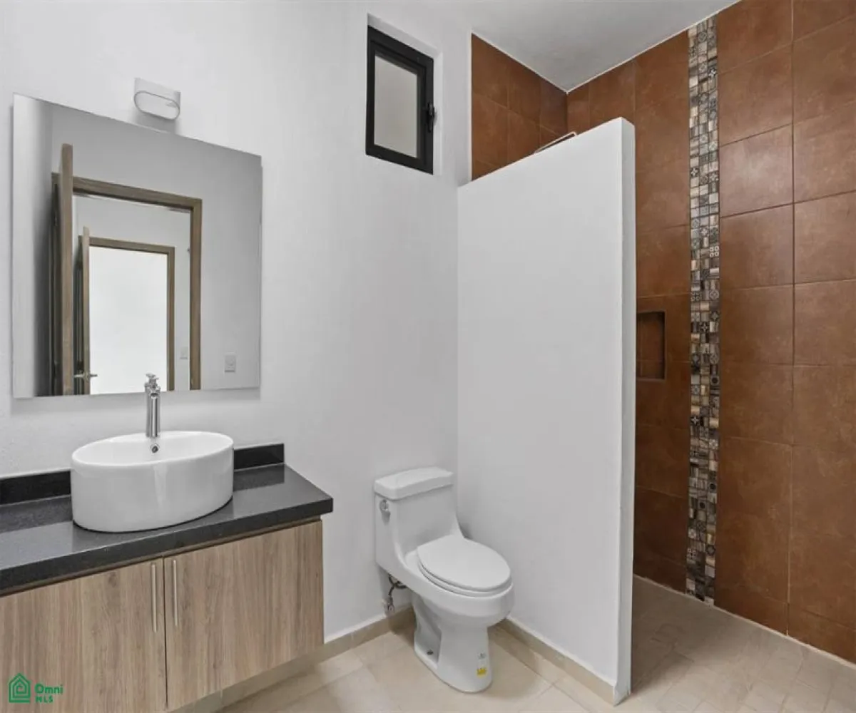 En Venta,Ribera del Pilar,Paseo del Lago 195 Int.5, Chapala, Jalisco 45906, 3 Habitaciones,2 Baños,Paseo del Lago,MX24734611