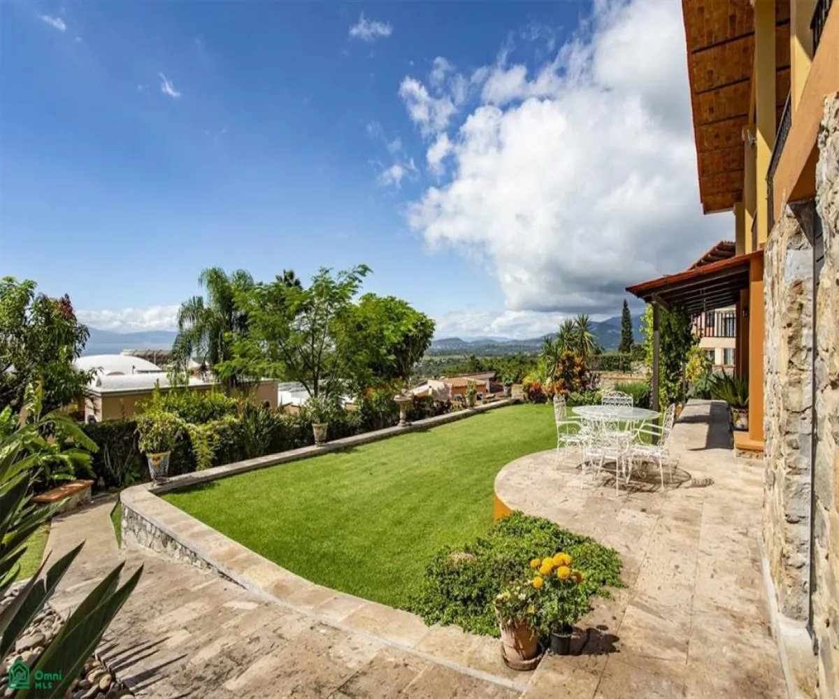 En Venta,San Nicolás de Ibarra,Calle Alta Vista 67, Chapala, Jalisco 45940, 3 Habitaciones,2 Baños,Calle Alta Vista,MX24734997