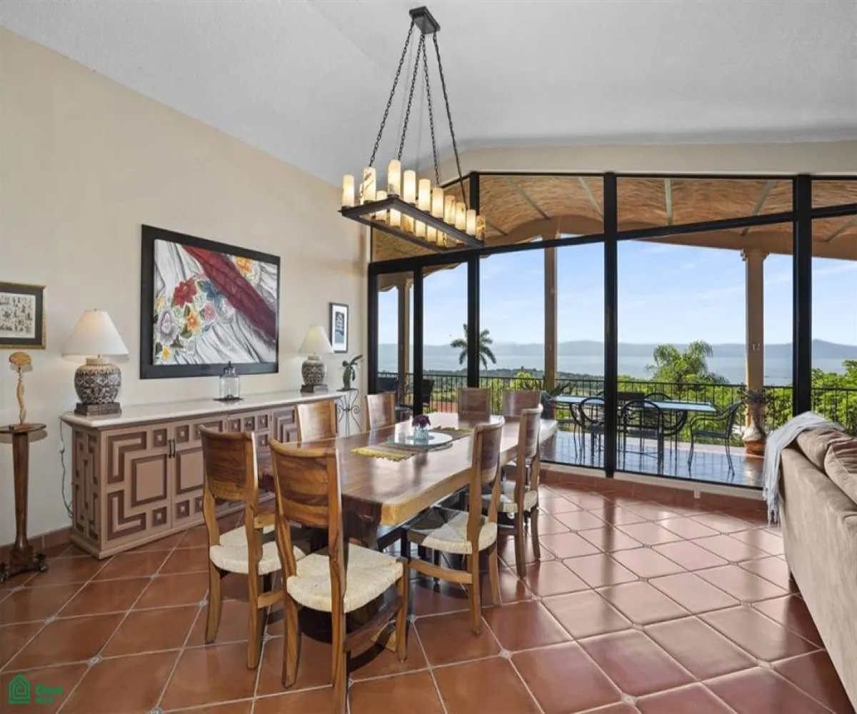 En Venta,San Nicolás de Ibarra,Calle Alta Vista 67, Chapala, Jalisco 45940, 3 Habitaciones,2 Baños,Calle Alta Vista,MX24734997