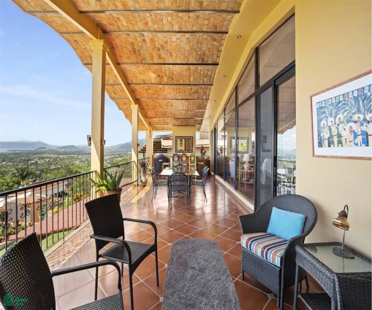 En Venta,San Nicolás de Ibarra,Calle Alta Vista 67, Chapala, Jalisco 45940, 3 Habitaciones,2 Baños,Calle Alta Vista,MX24734997