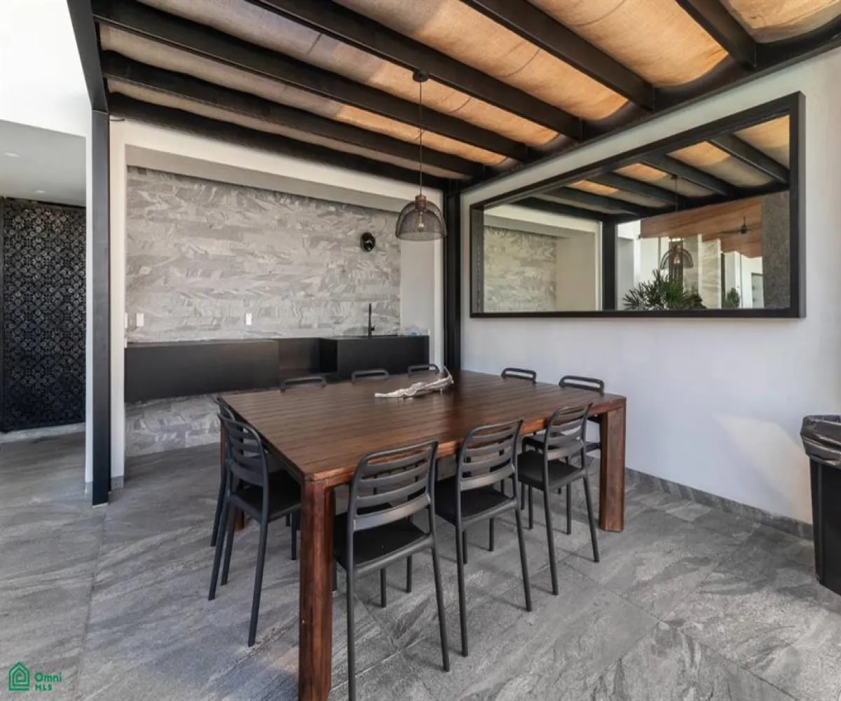 En Venta,Emiliano Zapata,Francisco I Madero 320 Unit 309, Puerto Vallarta, Jalisco 48380,1 Baño,Francisco I Madero,3,MX24735164