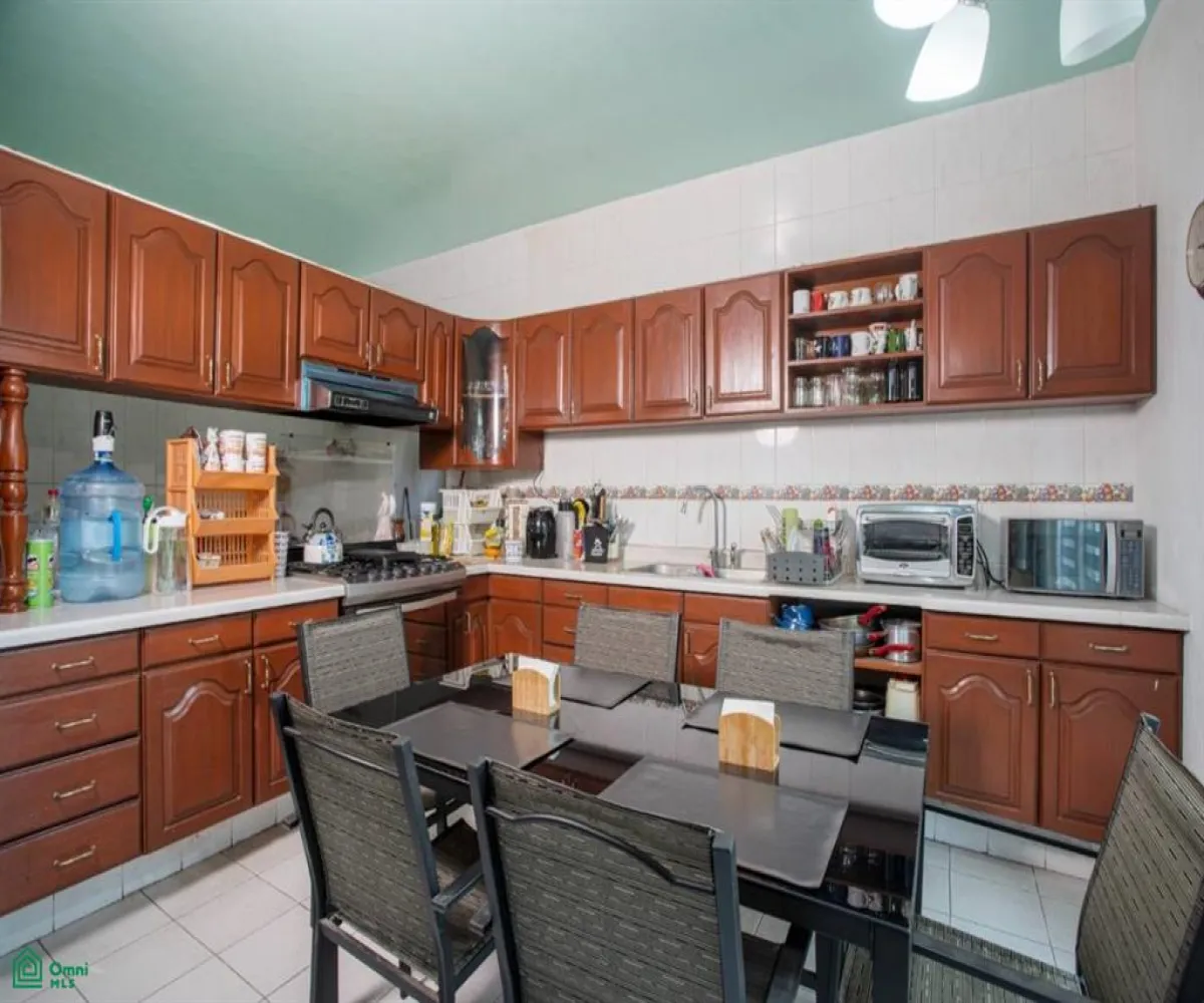 En Venta,Valle Real,Paseo San Arturo Poniente 1284, Zapopan, Jalisco 45019, 5 Habitaciones,3 Baños,Paseo San Arturo Poniente,2,MX24739222