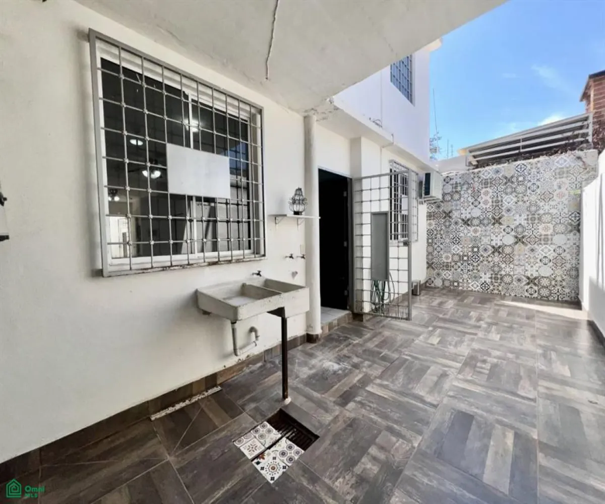 En Venta,La Playita,5 de mayo 1117, Puerto Vallarta, Jalisco 48296, 5 Habitaciones,4 Baños,5 de mayo,2,MX24741137