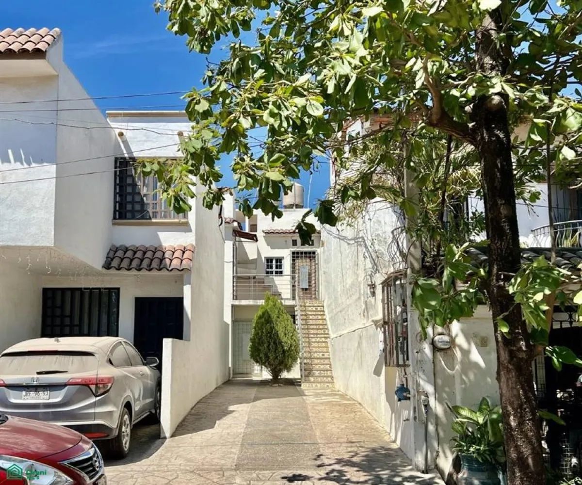 En Venta,La Playita,5 de mayo 1117, Puerto Vallarta, Jalisco 48296, 5 Habitaciones,4 Baños,5 de mayo,2,MX24741137