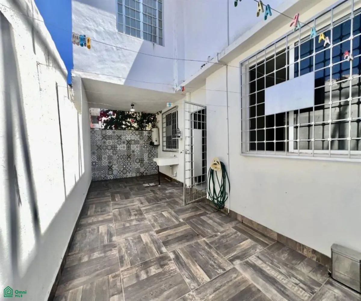 En Venta,La Playita,5 de mayo 1117, Puerto Vallarta, Jalisco 48296, 5 Habitaciones,4 Baños,5 de mayo,2,MX24741137