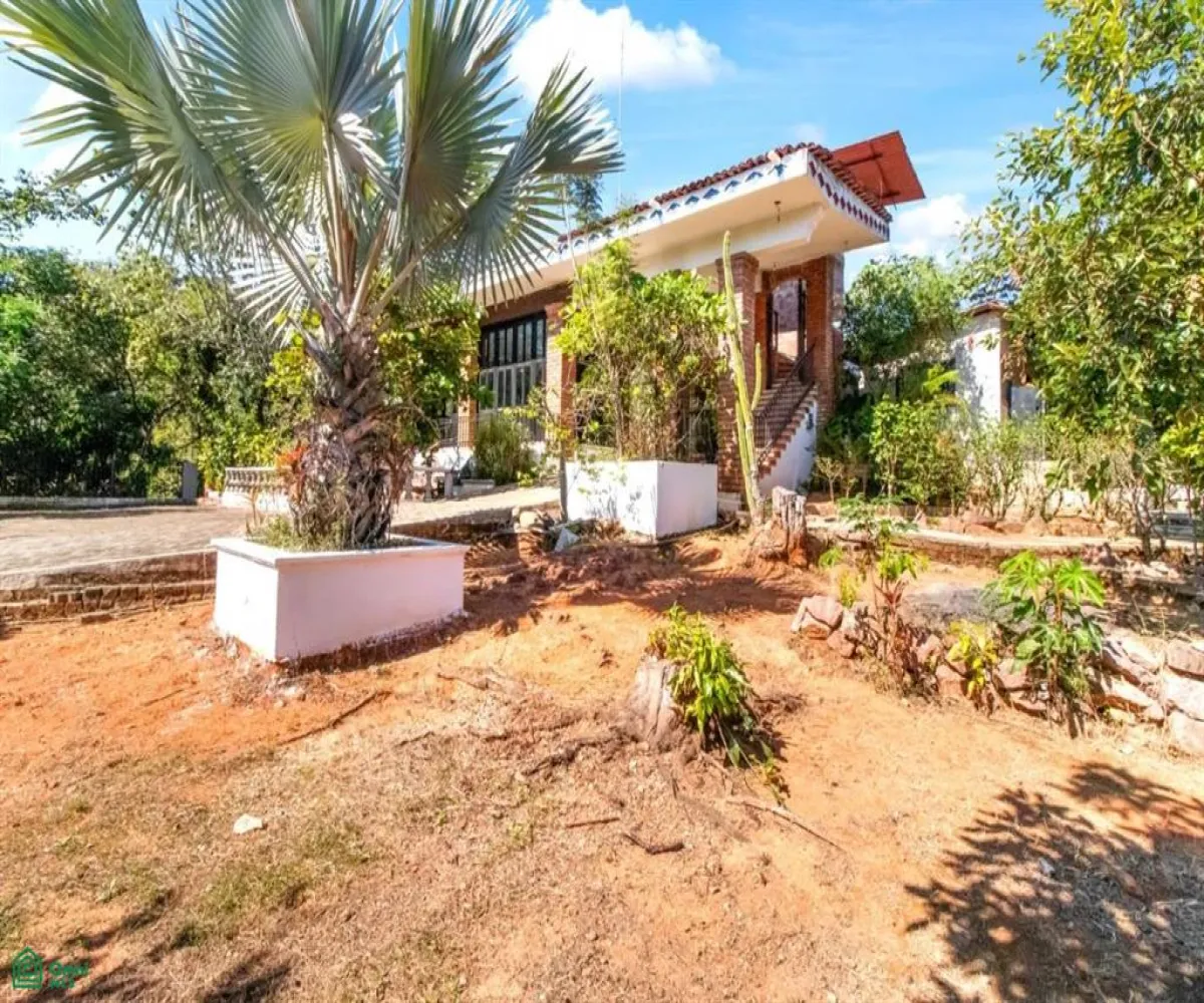 En Venta,Las Palmas de Arriba,Gobernador Sebastian Allende S/N, Puerto Vallarta, Jalisco 48260, 5 Habitaciones,3 Baños,Gobernador Sebastian Allende,MX24747433 En Venta,Las Palmas de Arriba,Gobernador Sebastian Allende S/N, Puerto Vallarta, Jalisco 48260, 5 Habitaciones,3 Baños,Gobernador Sebastian Allende,MX24747433